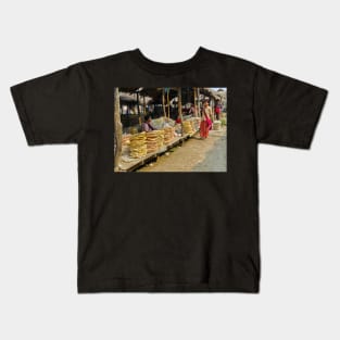 Mine Thauk Market Inle Lake. Kids T-Shirt